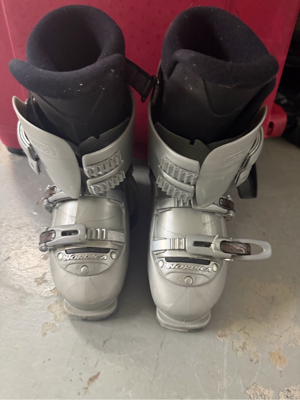 Nordica Men's / Unisex Silver Ski Boots - Mondo Size 26 /
26.5 (US Men's 8 - 8.5